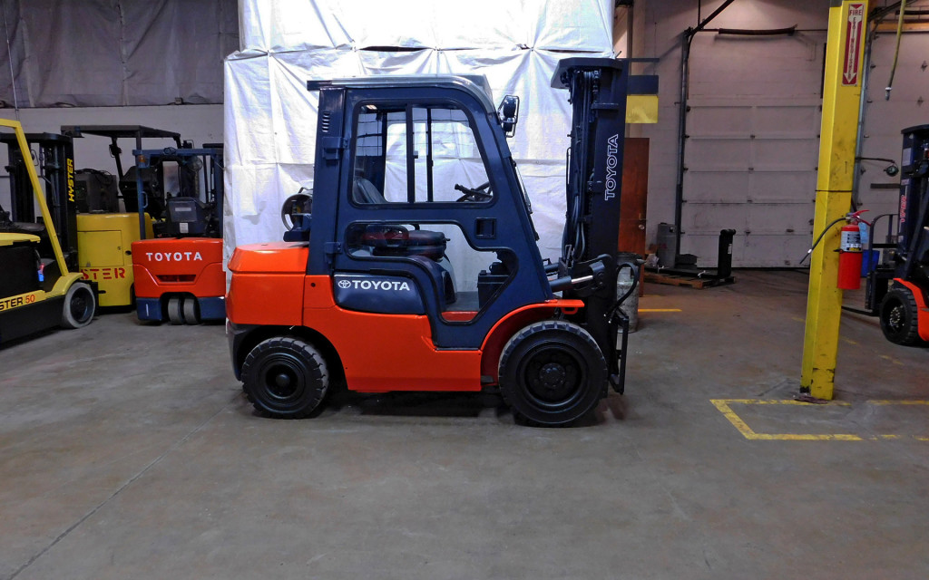 2006 Toyota 7FGU30 Forklift on Sale in Minnesota