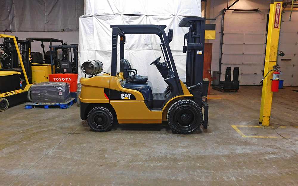 2008 Caterpillar P7000 Forklift on Sale in Minnesota