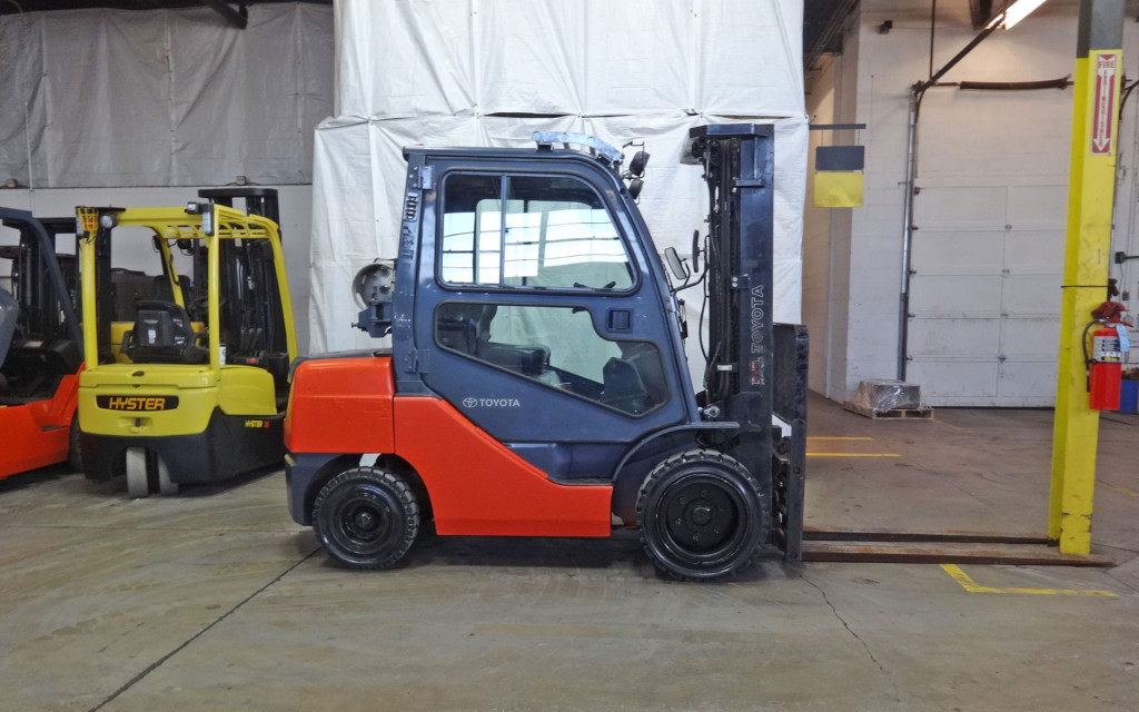 2012 Toyota 8FGU30 Forklift on Sale in Minnesota