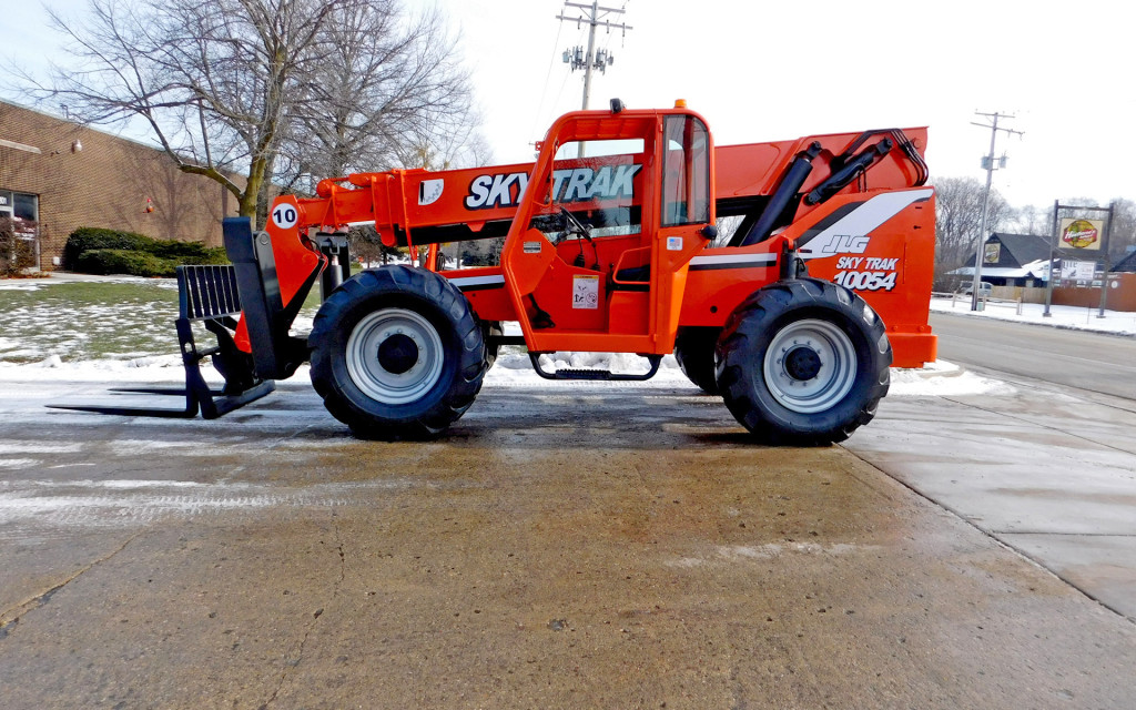  2006 SkyTrak 10054 Telehandler on Sale in Minnesota