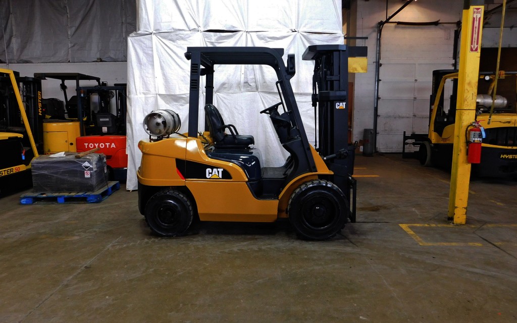  2010 Caterpillar 2P6000 Forklift on Sale in Minnesota