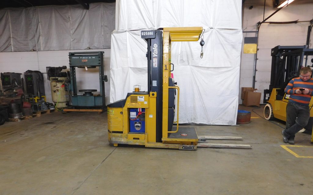  2005 Yale OS030 Order Picker Truck on Sale in Minnesota